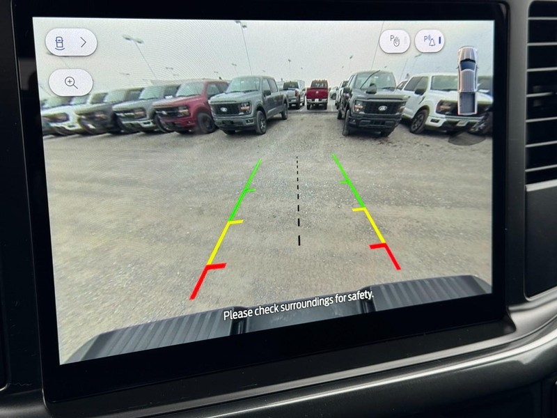 Ford F-150 Vehicle Full-screen Gallery Image 18