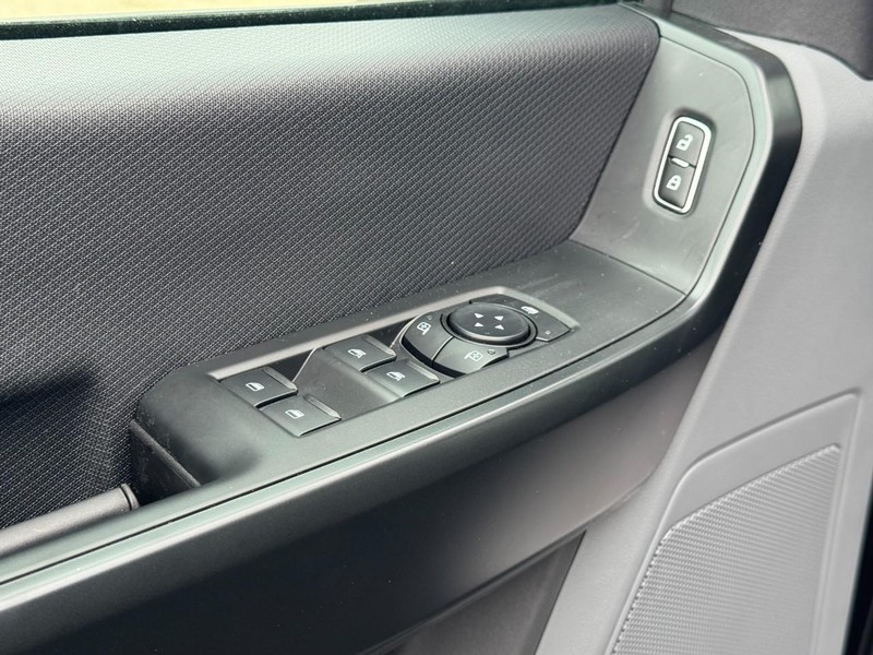 Ford F-150 Vehicle Image 10