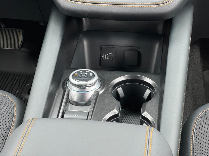 Ford Explorer Vehicle Image 11