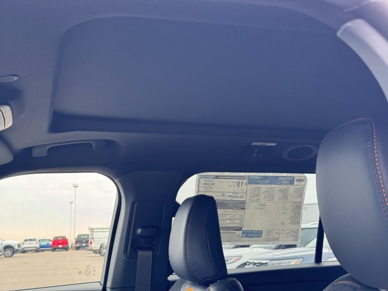 Ford Explorer Vehicle Image 15