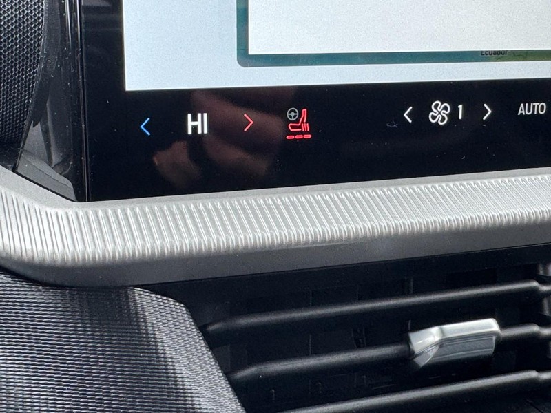 Ford Explorer Vehicle Image 19