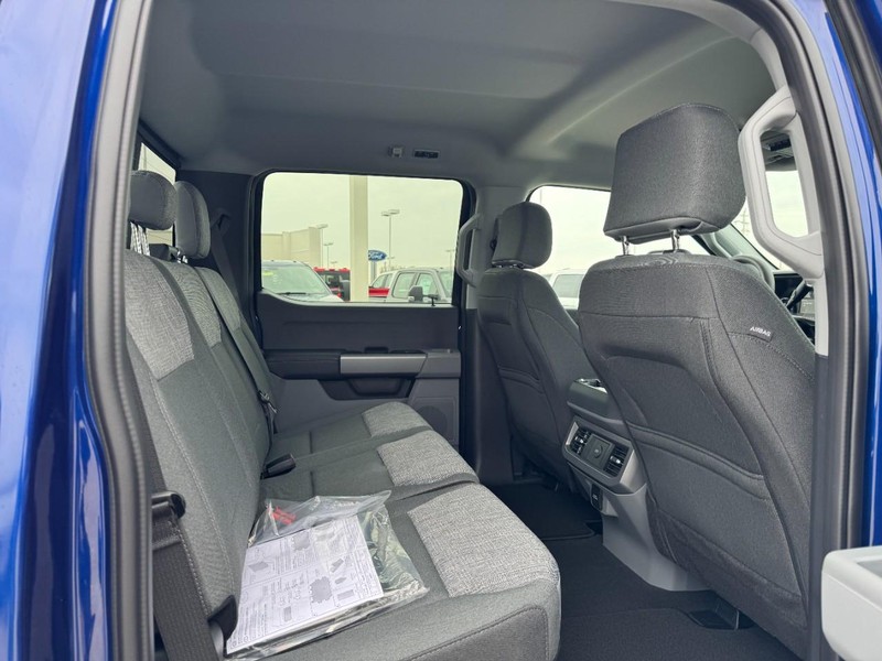 Ford Super Duty F-250 SRW Vehicle Image 06