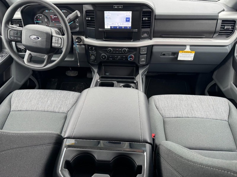 Ford Super Duty F-250 SRW Vehicle Image 07