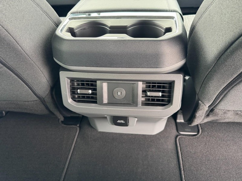 Ford Super Duty F-250 SRW Vehicle Image 11