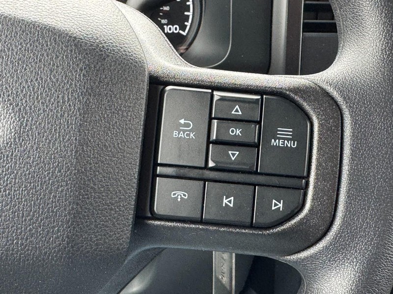 Ford Super Duty F-250 SRW Vehicle Image 17