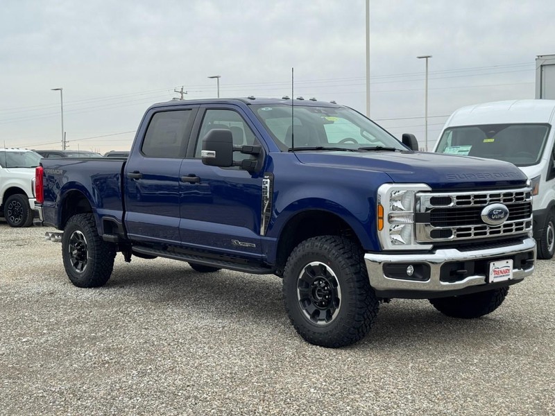 Ford Super Duty F-250 SRW Vehicle Image 02