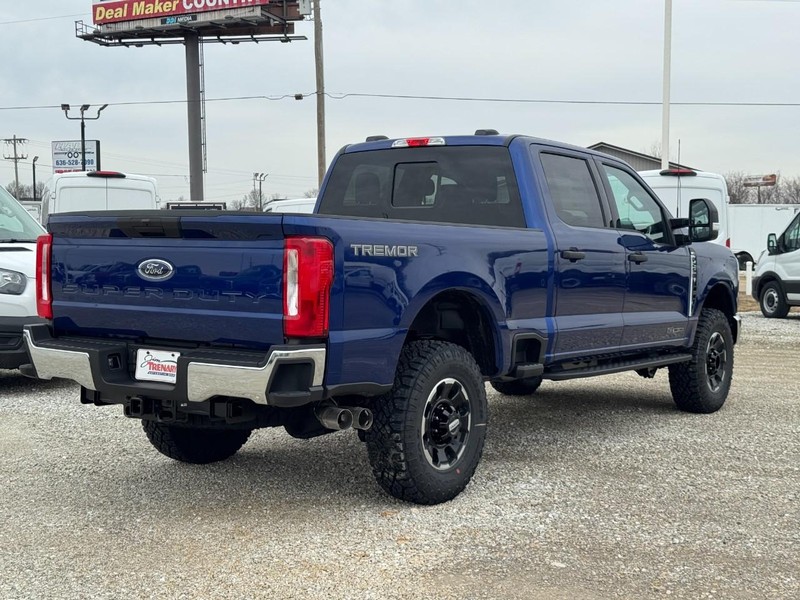 Ford Super Duty F-250 SRW Vehicle Image 03