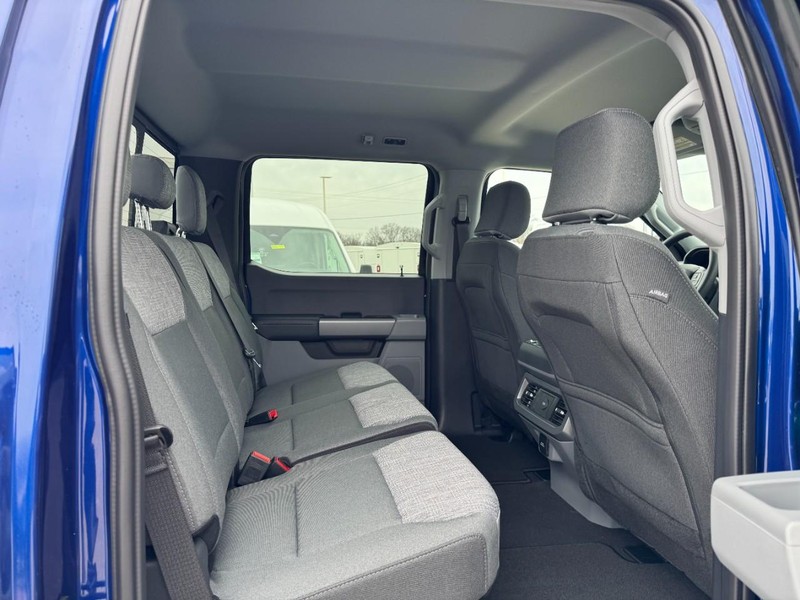 Ford Super Duty F-250 SRW Vehicle Image 06