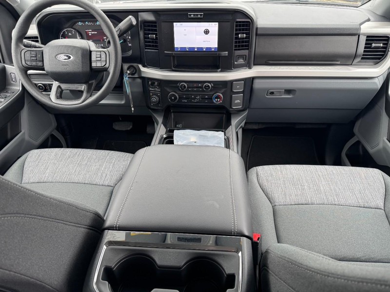 Ford Super Duty F-250 SRW Vehicle Image 07