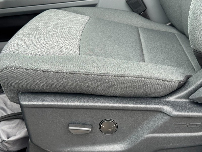 Ford Super Duty F-250 SRW Vehicle Image 14