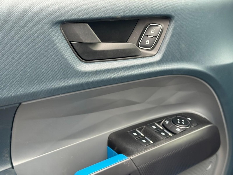 Ford Maverick Vehicle Image 11