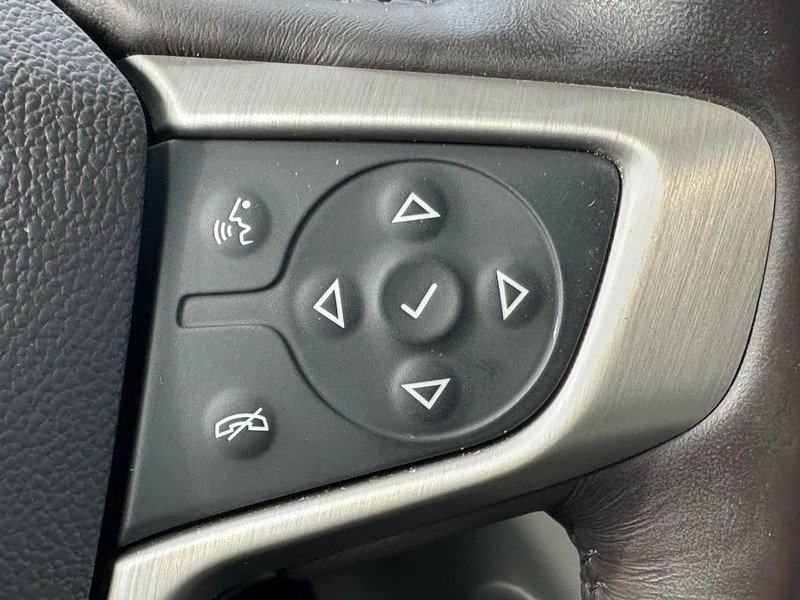 GMC Acadia Vehicle Full-screen Gallery Image 22