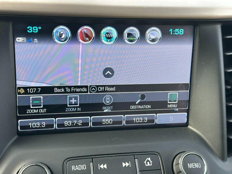 GMC Acadia Vehicle Full-screen Gallery Image 24