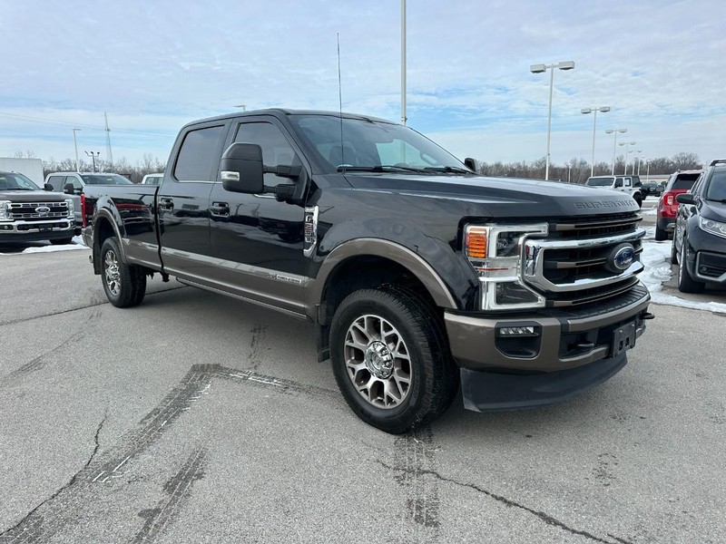 Ford Super Duty F-350 SRW Vehicle Full-screen Gallery Image 2