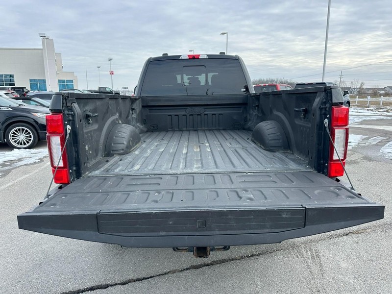 Ford Super Duty F-350 SRW Vehicle Full-screen Gallery Image 5