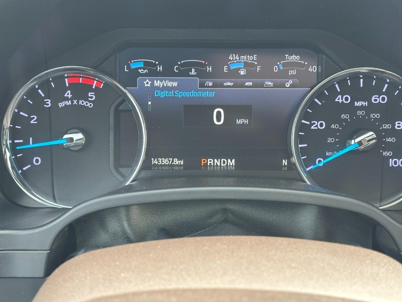 Ford Super Duty F-350 SRW Vehicle Full-screen Gallery Image 23