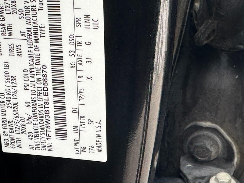 Ford Super Duty F-350 SRW Vehicle Full-screen Gallery Image 27