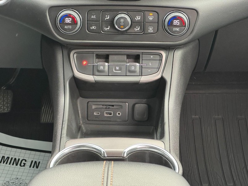 GMC Terrain Vehicle Image 14