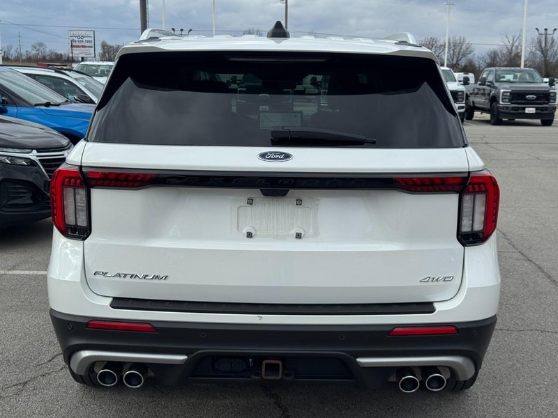 Ford Explorer Vehicle Full-screen Gallery Image 5