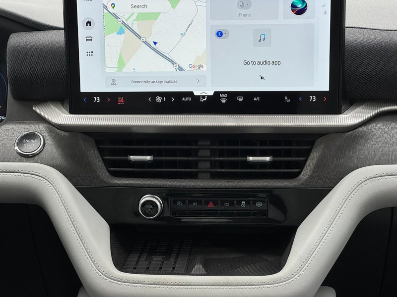 Ford Explorer Vehicle Full-screen Gallery Image 14