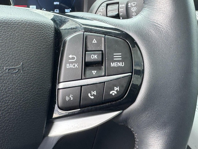 Ford Explorer Vehicle Full-screen Gallery Image 20