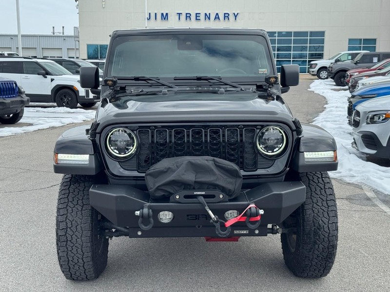 Jeep Gladiator Vehicle Full-screen Gallery Image 8