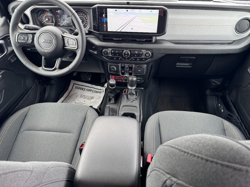 Jeep Gladiator Vehicle Full-screen Gallery Image 10