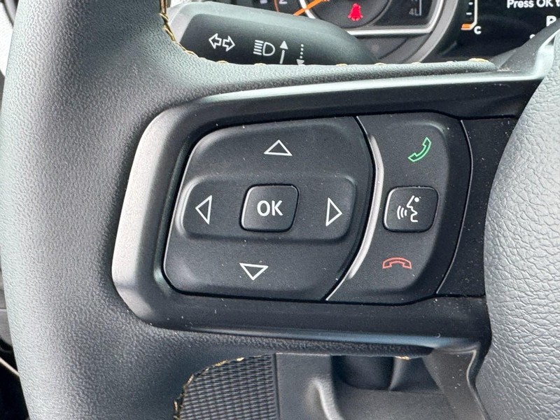 Jeep Gladiator Vehicle Full-screen Gallery Image 17