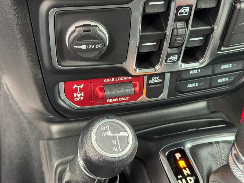 Jeep Gladiator Vehicle Full-screen Gallery Image 23