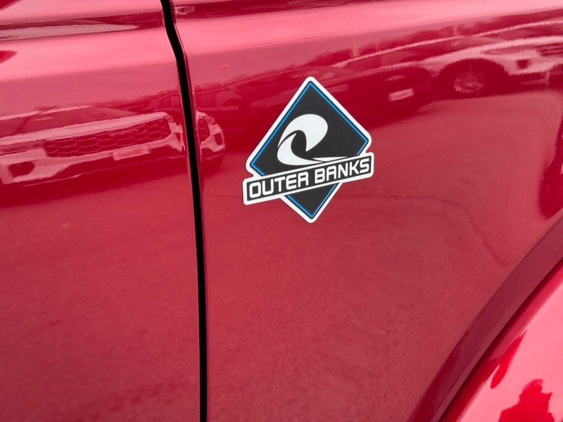 Ford Bronco Vehicle Full-screen Gallery Image 11