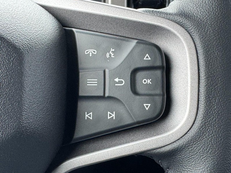 Ford Bronco Vehicle Full-screen Gallery Image 16