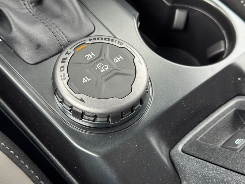 Ford Bronco Vehicle Full-screen Gallery Image 19