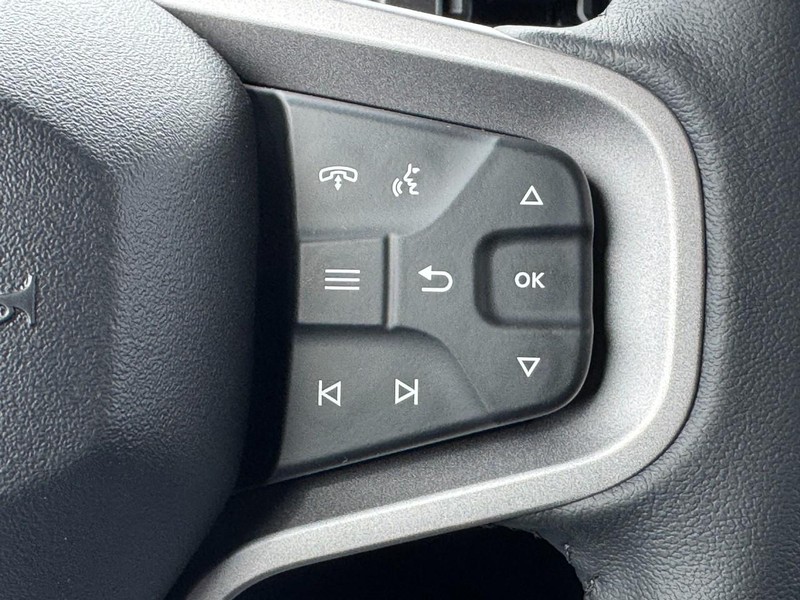 Ford Bronco Vehicle Full-screen Gallery Image 16