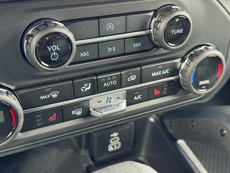 Ford Bronco Vehicle Full-screen Gallery Image 17