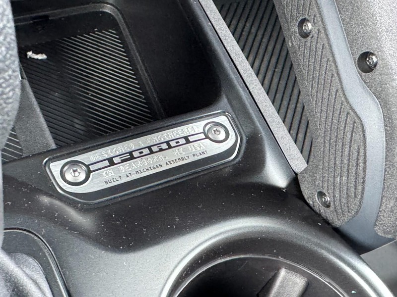 Ford Bronco Vehicle Full-screen Gallery Image 18