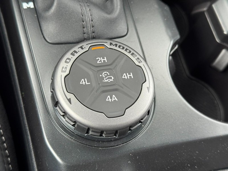 Ford Bronco Vehicle Full-screen Gallery Image 19