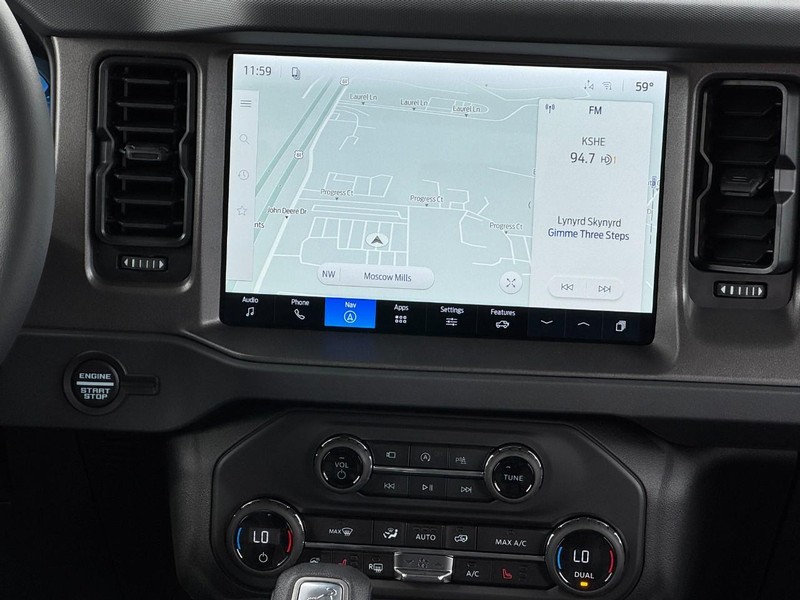 Ford Bronco Vehicle Full-screen Gallery Image 8