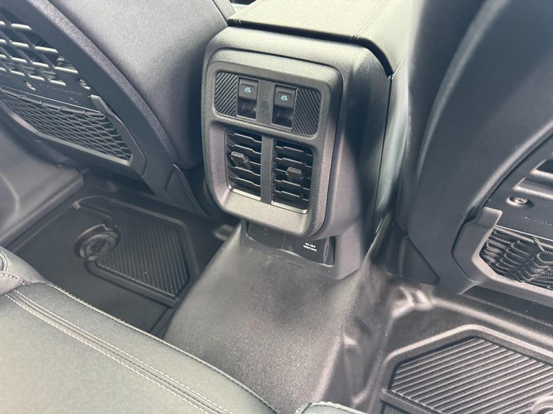 Ford Bronco Vehicle Full-screen Gallery Image 10