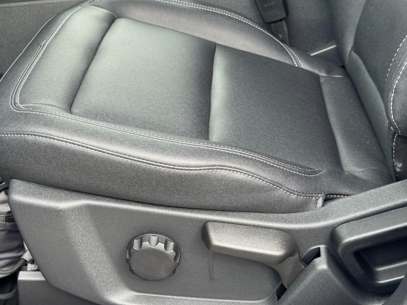 Ford Bronco Vehicle Full-screen Gallery Image 13