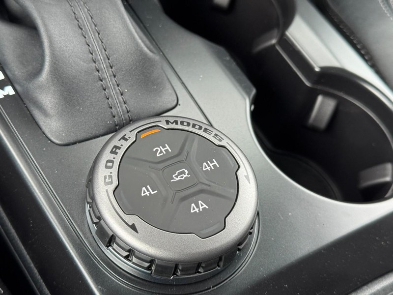 Ford Bronco Vehicle Full-screen Gallery Image 18