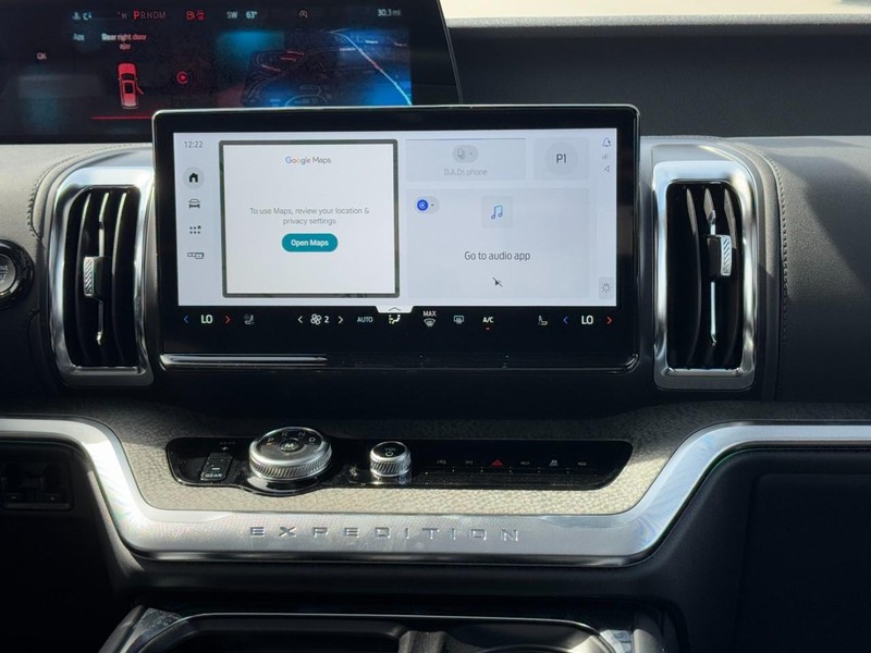 Ford Expedition Vehicle Full-screen Gallery Image 9