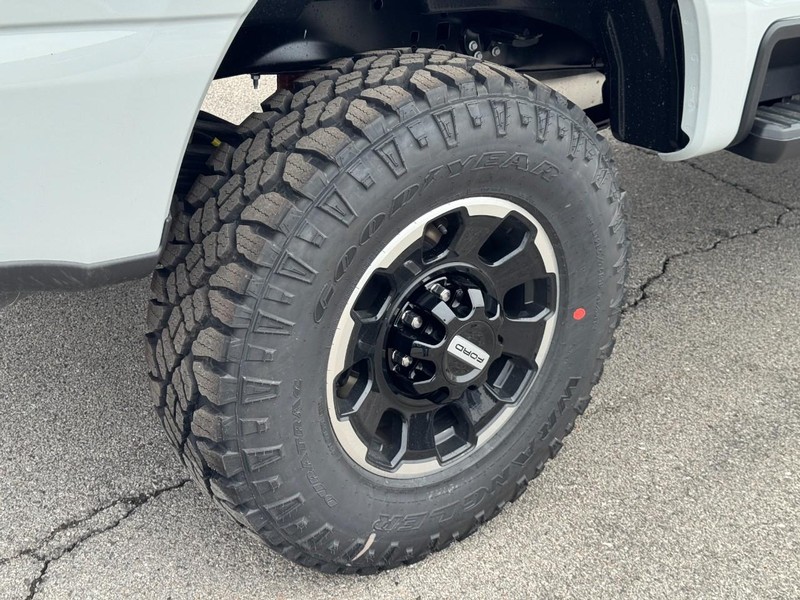 Ford Super Duty F-250 SRW Vehicle Image 05