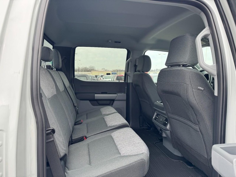 Ford Super Duty F-250 SRW Vehicle Image 06