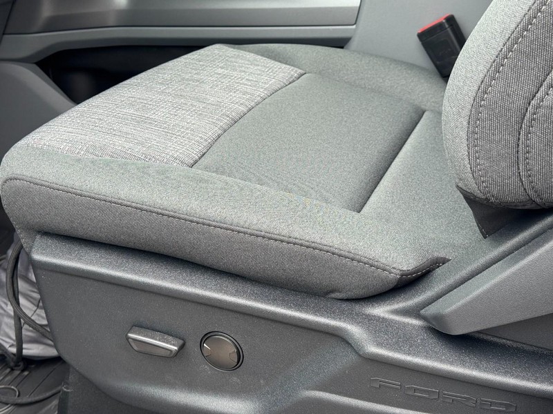 Ford Super Duty F-250 SRW Vehicle Image 14