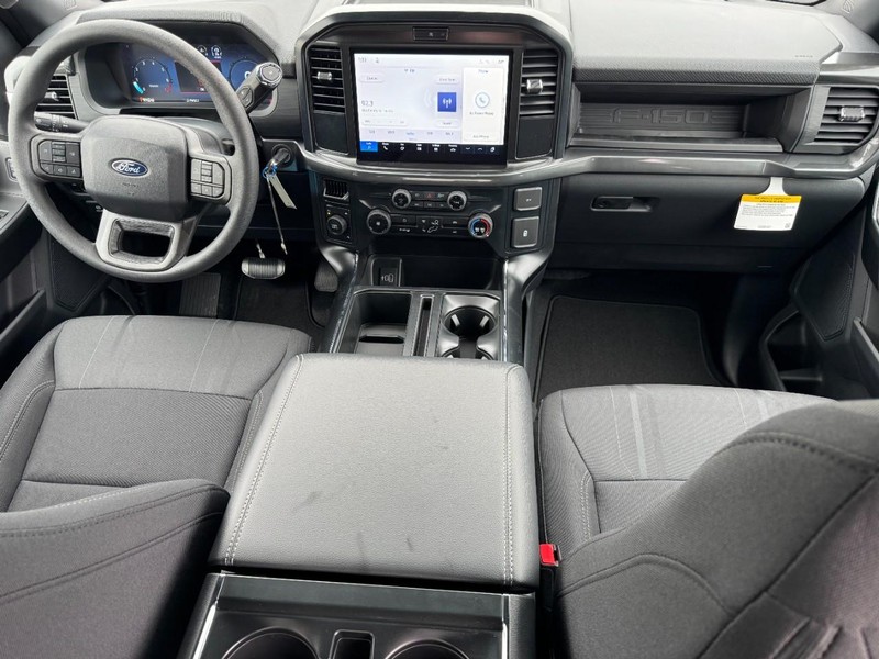 Ford F-150 Vehicle Full-screen Gallery Image 6