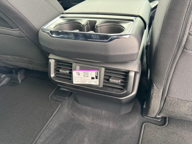 Ford F-150 Vehicle Full-screen Gallery Image 10