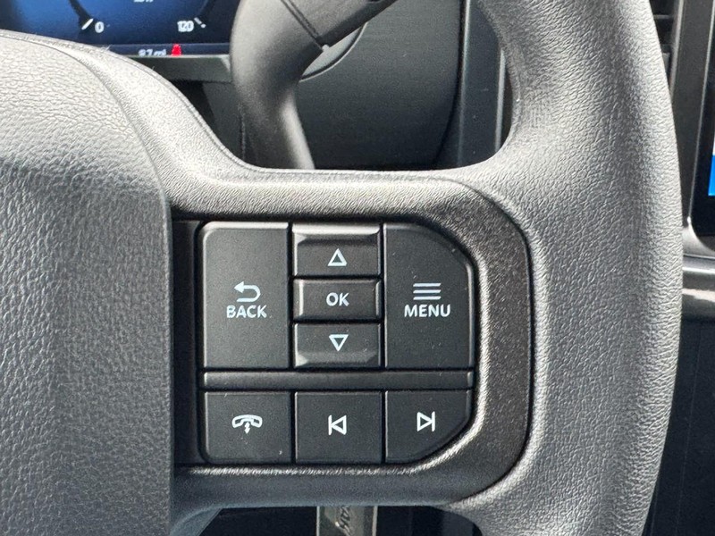 Ford F-150 Vehicle Full-screen Gallery Image 16