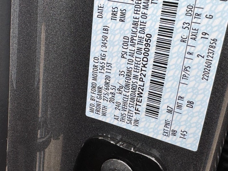 Ford F-150 Vehicle Full-screen Gallery Image 19