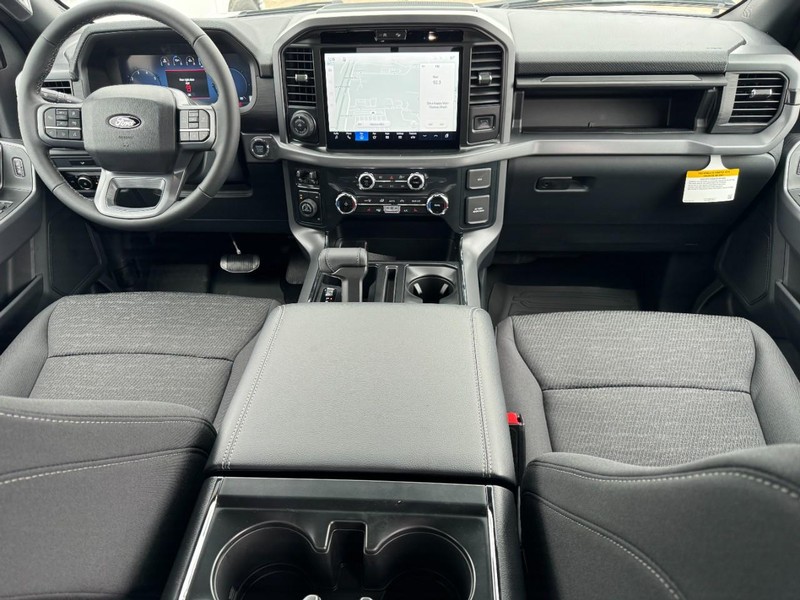 Ford F-150 Vehicle Full-screen Gallery Image 7