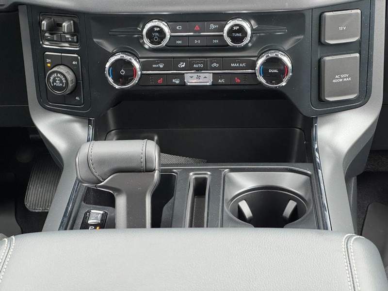 Ford F-150 Vehicle Full-screen Gallery Image 10